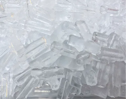น้ำแข็งหลอดเล็กจำนวนมาก